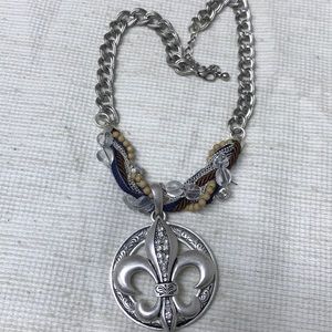 Fleur-de-lis silver  pendant  necklace new